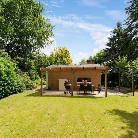 Holiday home Quaint Holiday In With Garden *