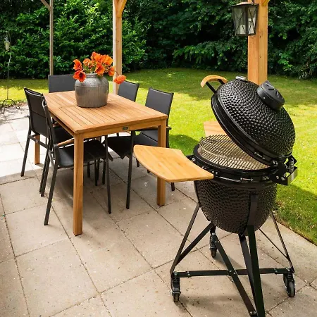 Quaint Holiday In With Garden *