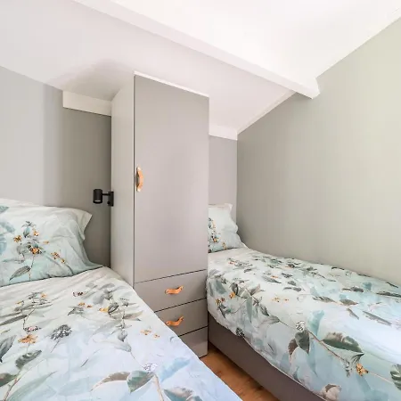 Holiday home Quaint Holiday In With Garden Voorthuizen